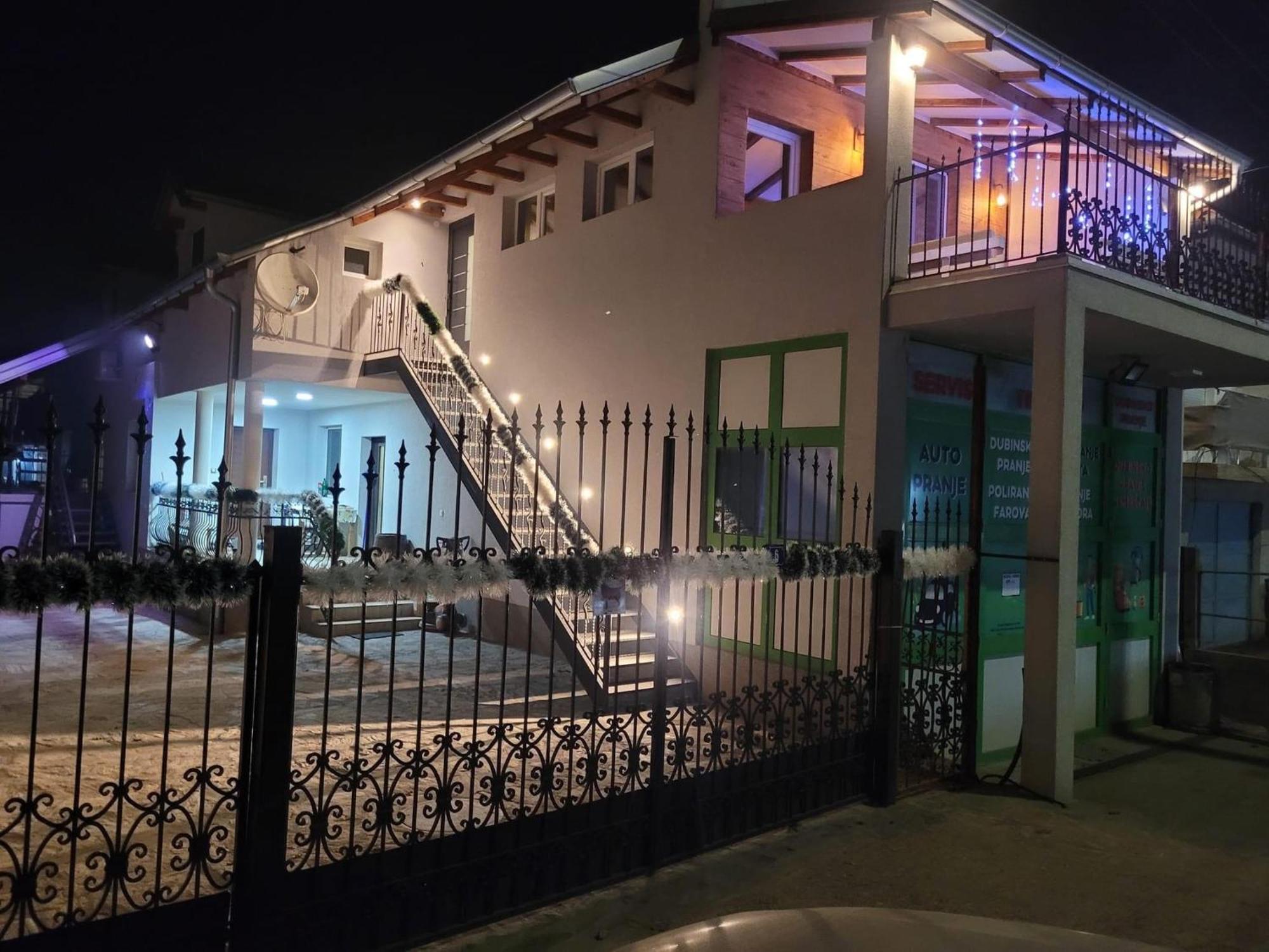 Apartments Pkt Delux Nisz Zewnętrze zdjęcie